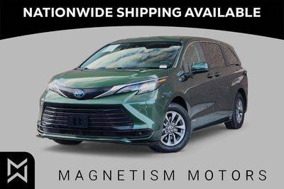 2021 Toyota Sienna LE FWD photo