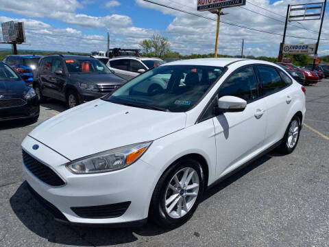 2017 Ford Focus SE FWD photo