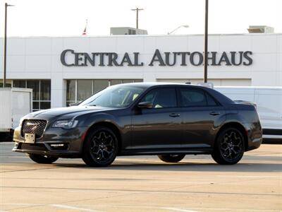 2021 Chrysler 300 Touring L AWD photo