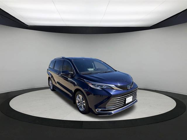 2021 Toyota Sienna Platinum AWD photo