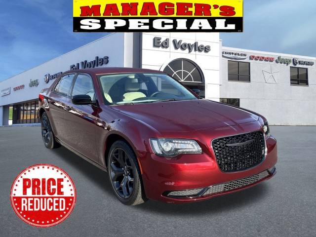 2021 Chrysler 300 Touring RWD photo