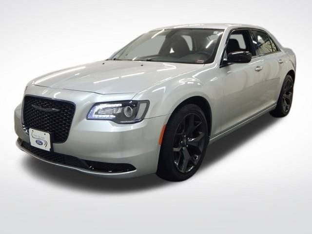 2021 Chrysler 300 Touring RWD photo