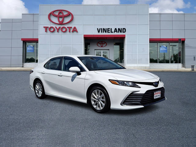 2021 Toyota Camry LE FWD photo
