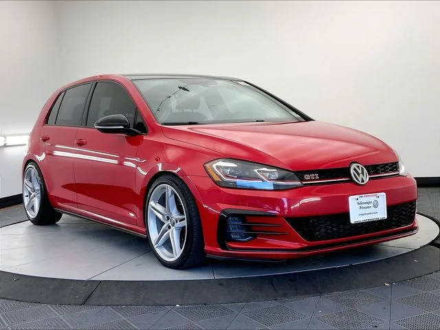 2021 Volkswagen Golf GTI SE FWD photo
