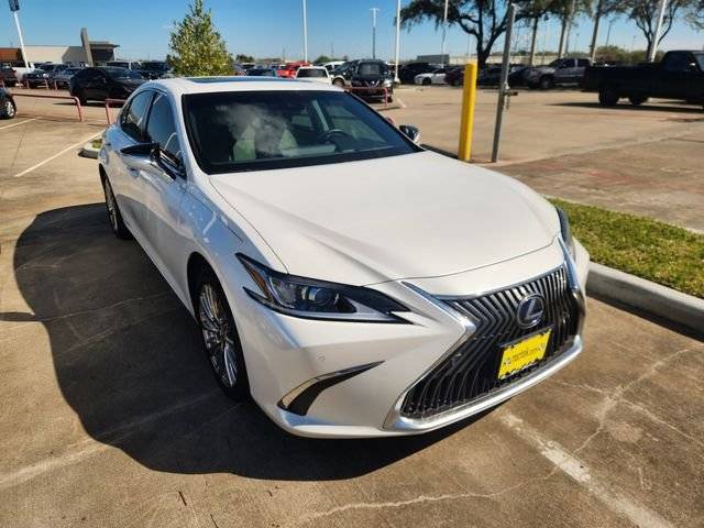 2021 Lexus ES ES 300h FWD photo