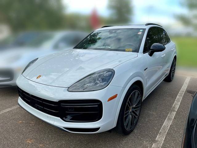 2021 Porsche Cayenne Turbo S E-Hybrid AWD photo