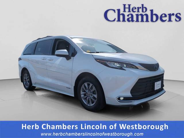 2021 Toyota Sienna XLE AWD photo