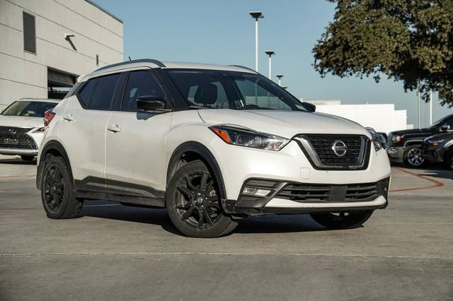 2020 Nissan Kicks SR FWD photo