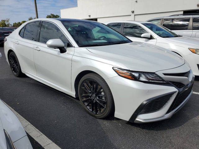 2021 Toyota Camry XSE V6 FWD photo