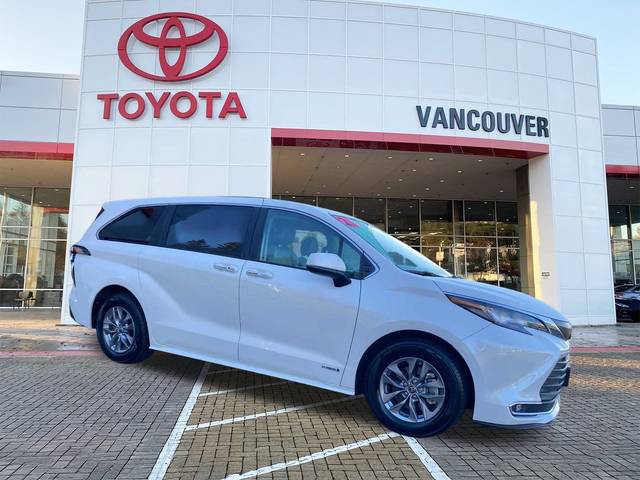 2021 Toyota Sienna XLE FWD photo