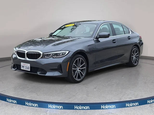 2021 BMW 3 Series 330e RWD photo