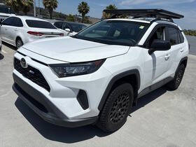 2021 Toyota RAV4 LE FWD photo