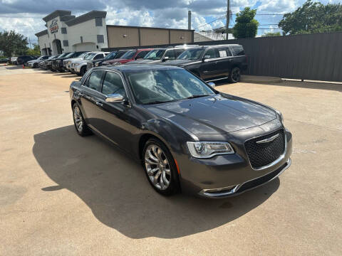 2020 Chrysler 300 Limited RWD photo