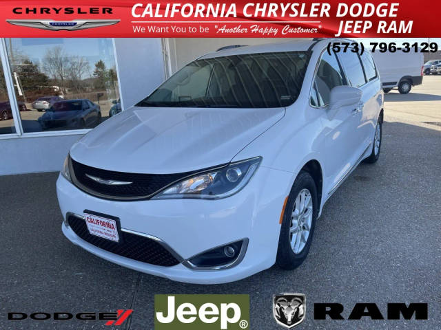 2020 Chrysler Pacifica Minivan Touring L FWD photo