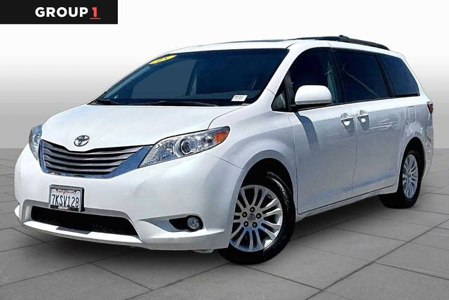2015 Toyota Sienna XLE Premium FWD photo