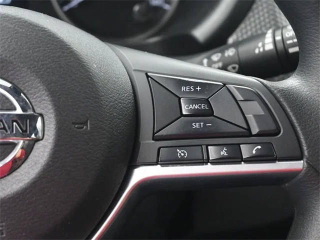 2020 Nissan Kicks SV FWD photo