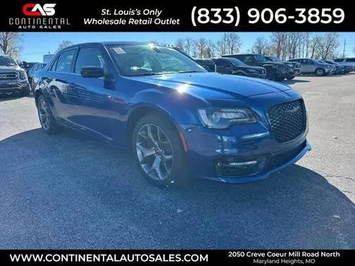 2021 Chrysler 300 Touring RWD photo