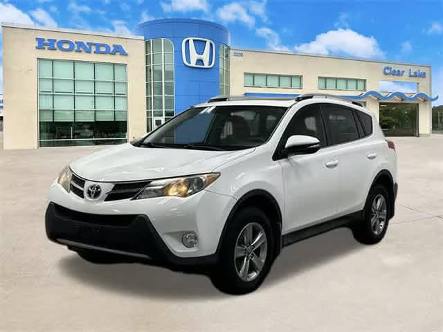 2015 Toyota RAV4 XLE FWD photo