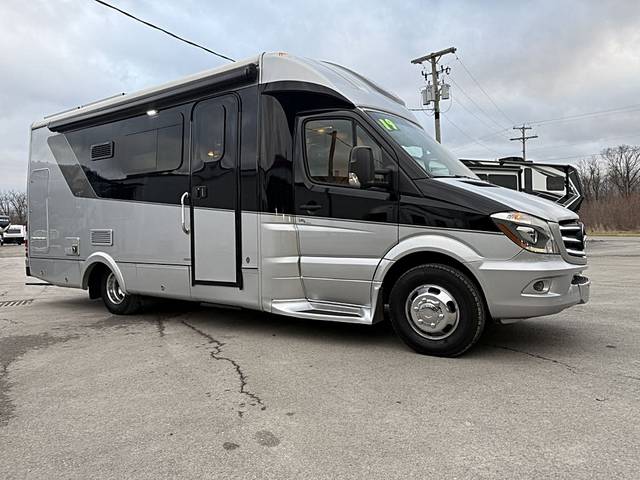 2017 Mercedes-Benz RWD photo