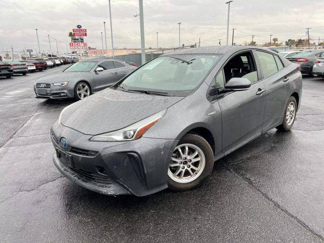 2020 Toyota Prius LE FWD photo