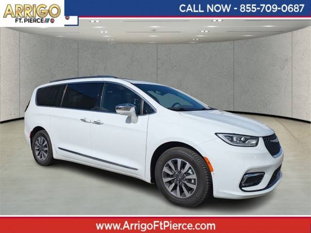 2021 Chrysler Pacifica Minivan Hybrid Limited FWD photo