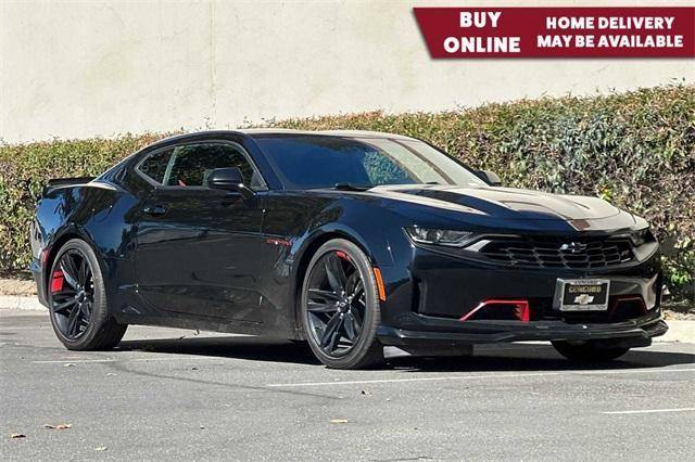 2021 Chevrolet Camaro 1LT RWD photo