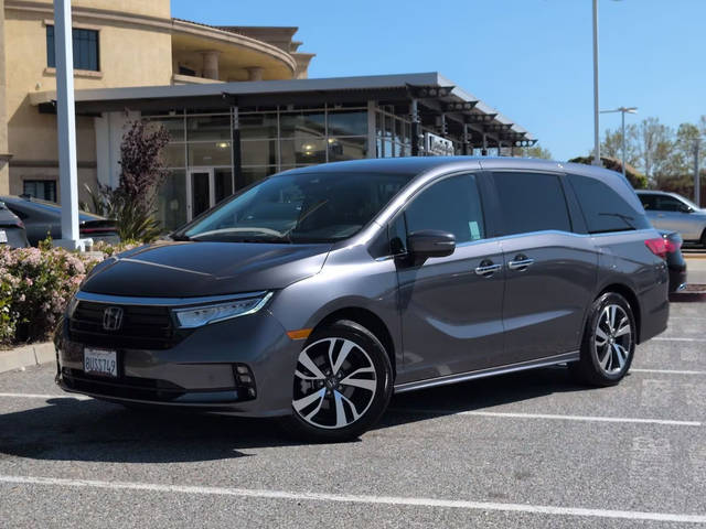 2021 Honda Odyssey Touring FWD photo