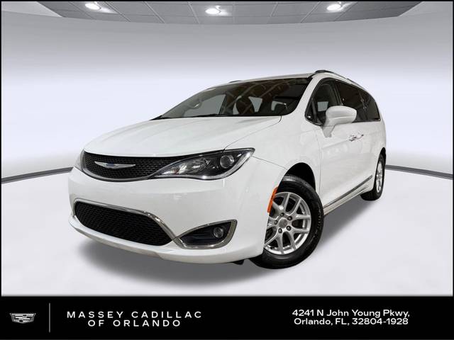 2020 Chrysler Pacifica Minivan Touring L FWD photo