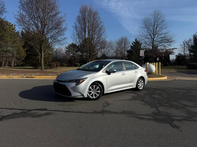 2020 Toyota Corolla LE FWD photo