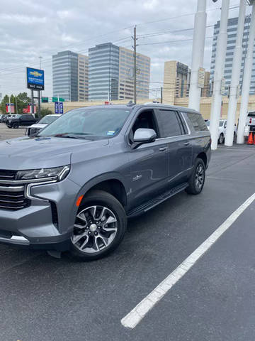 2021 Chevrolet Suburban LT RWD photo