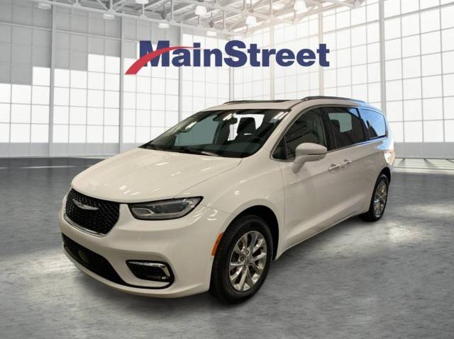 2021 Chrysler Pacifica Minivan Touring L AWD photo