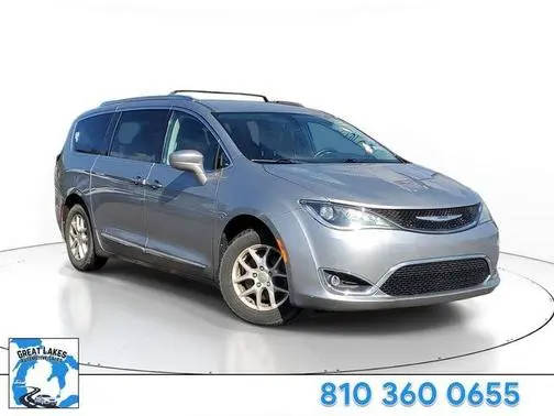 2020 Chrysler Pacifica Minivan Touring L FWD photo