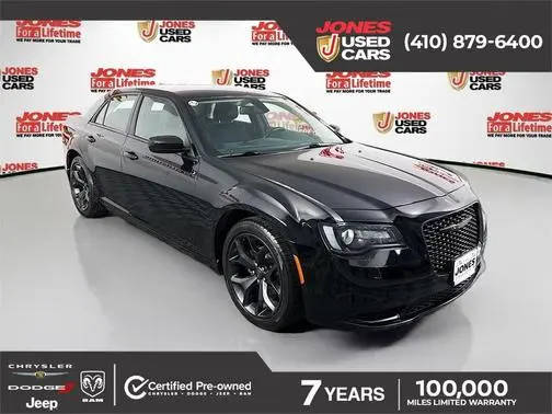 2021 Chrysler 300 Touring RWD photo