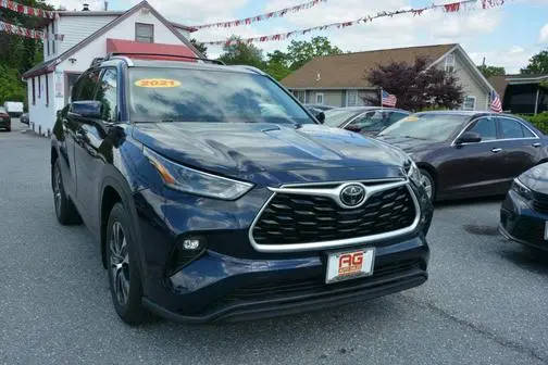 2021 Toyota Highlander XLE AWD photo