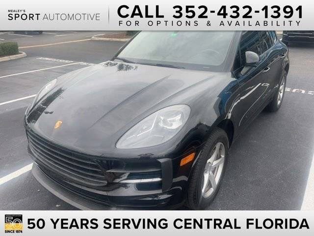 2021 Porsche Macan  AWD photo