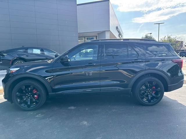 2021 Ford Explorer ST 4WD photo
