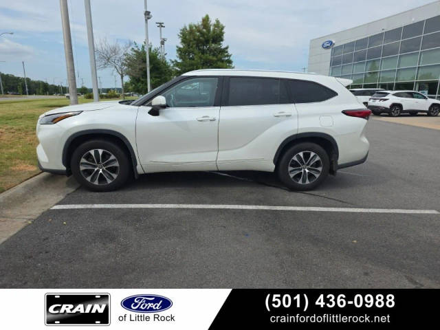2021 Toyota Highlander XLE FWD photo