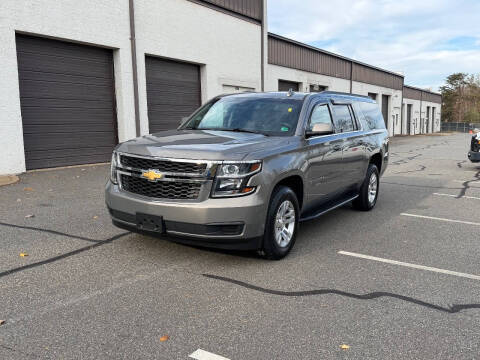 2019 Chevrolet Suburban LT 4WD photo