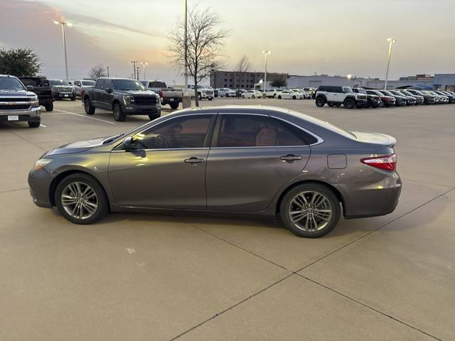 2015 Toyota Camry SE FWD photo