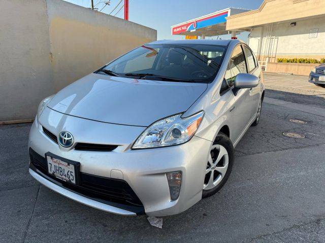 2015 Toyota Prius Three FWD photo