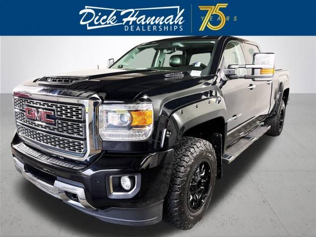 2018 GMC Sierra 3500HD Denali 4WD photo