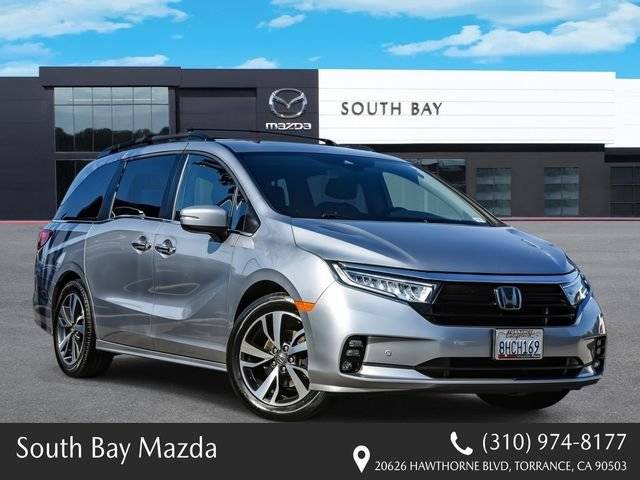 2021 Honda Odyssey Touring FWD photo
