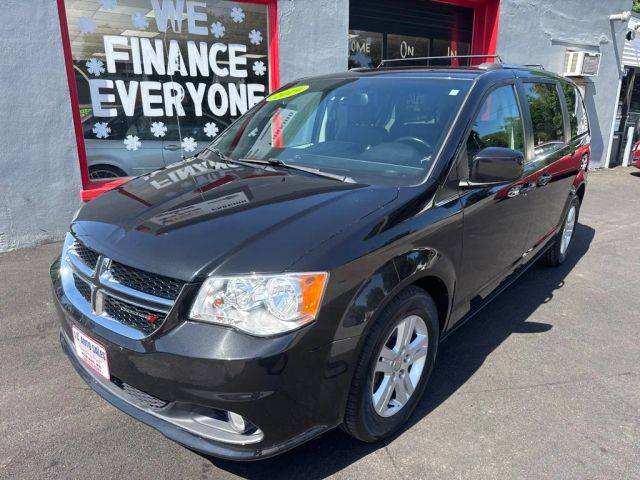 2019 Dodge Grand Caravan SXT FWD photo