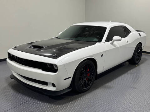 2015 Dodge Challenger SRT Hellcat RWD photo