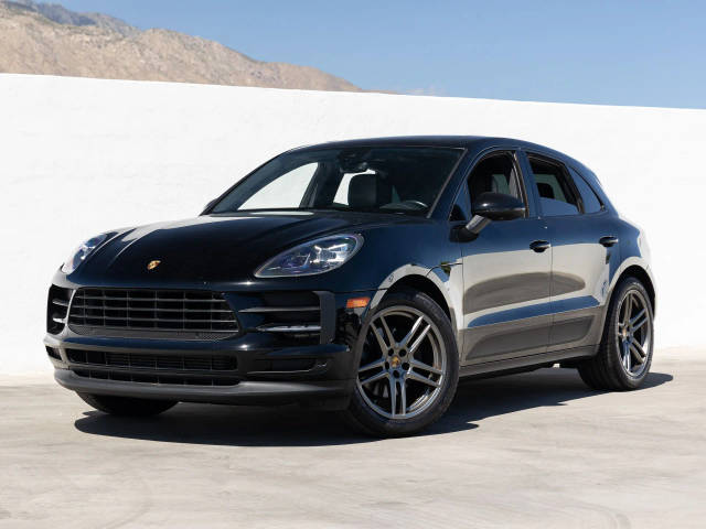 2020 Porsche Macan  AWD photo
