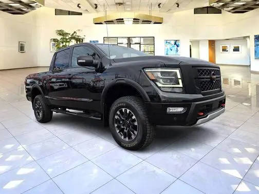 2021 Nissan Titan PRO-4X 4WD photo
