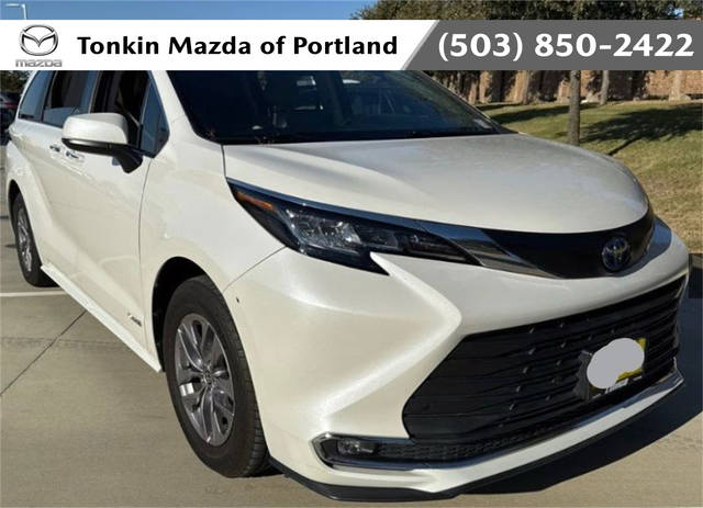 2021 Toyota Sienna XLE FWD photo