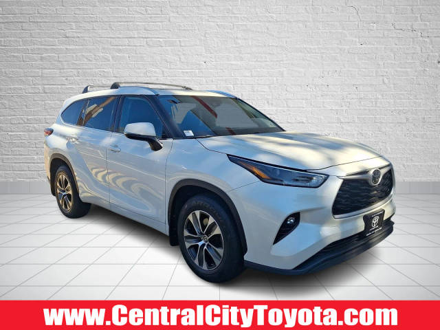 2021 Toyota Highlander XLE AWD photo