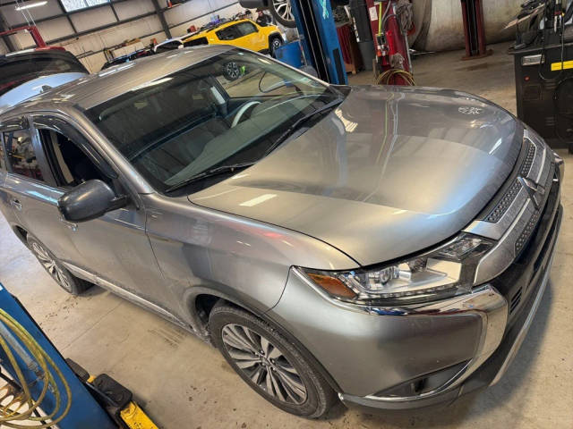 2020 Mitsubishi Outlander ES 4WD photo