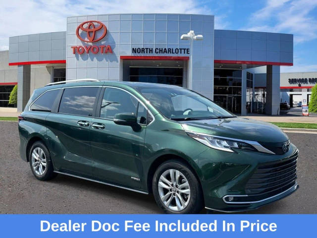 2021 Toyota Sienna Limited FWD photo